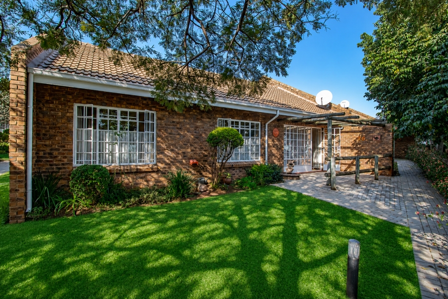 2 Bedroom Property for Sale in Groenkloof Gauteng