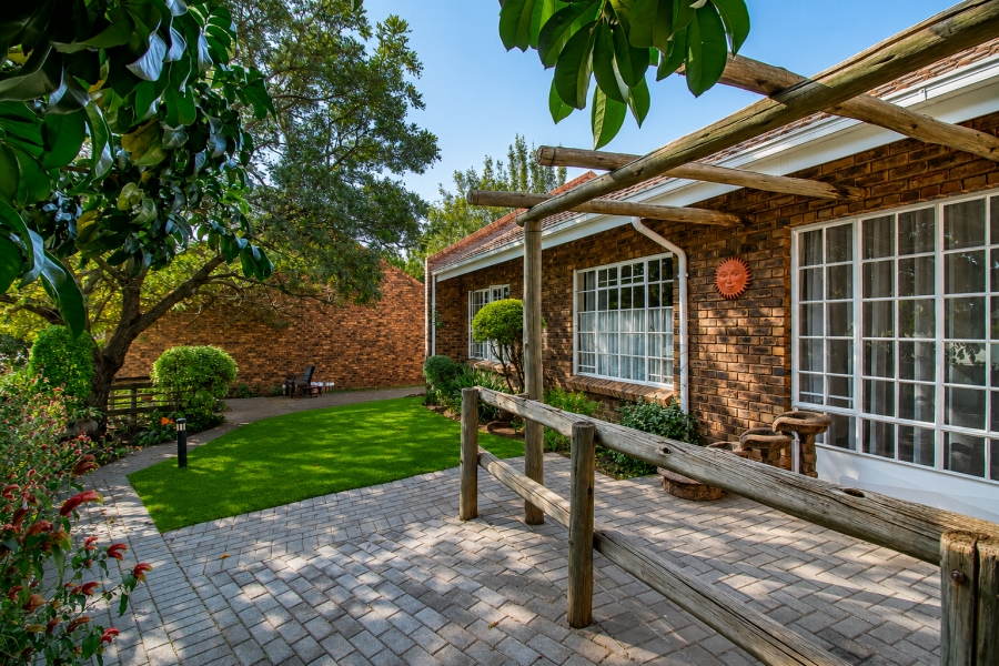 2 Bedroom Property for Sale in Groenkloof Gauteng