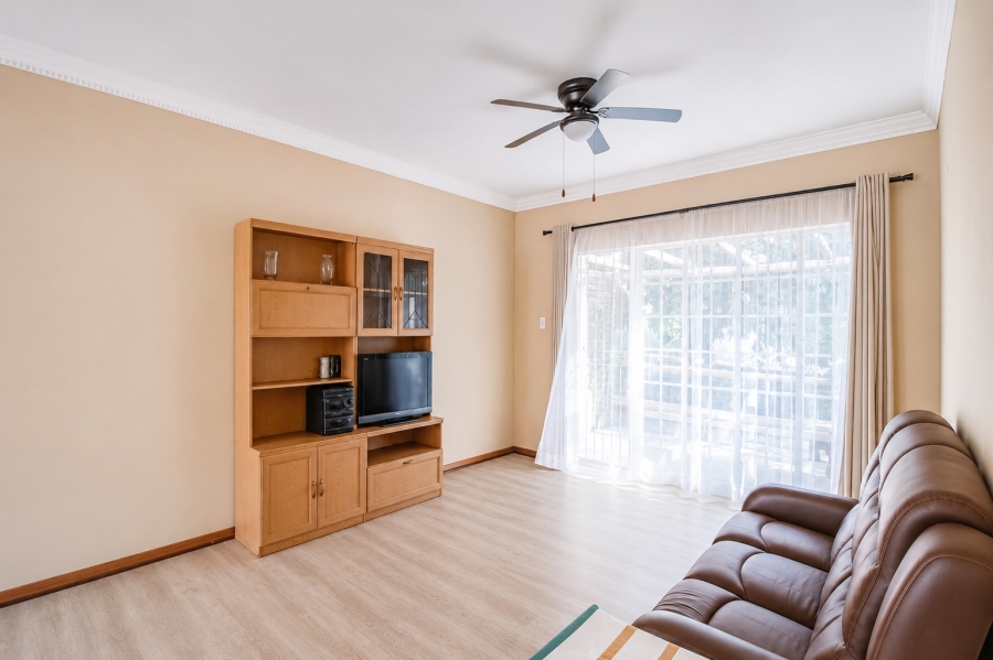 2 Bedroom Property for Sale in Groenkloof Gauteng