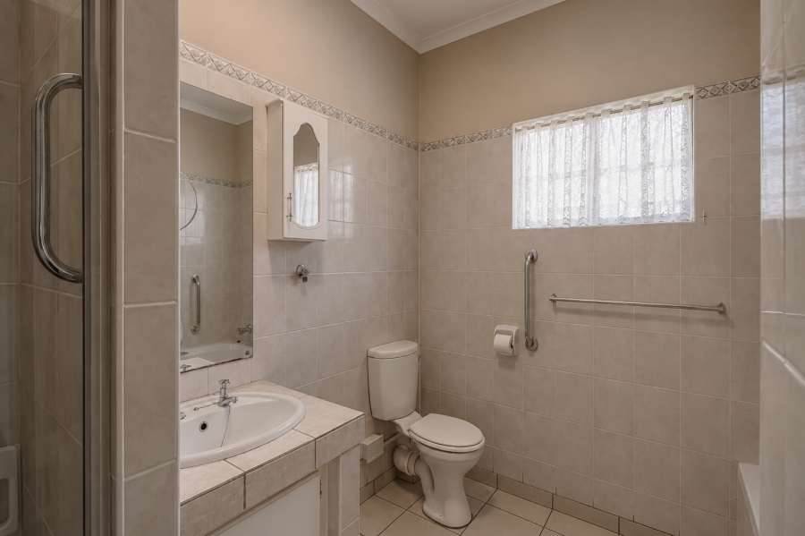 2 Bedroom Property for Sale in Groenkloof Gauteng