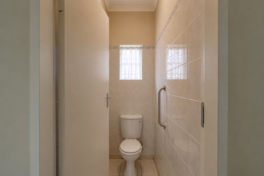 2 Bedroom Property for Sale in Groenkloof Gauteng