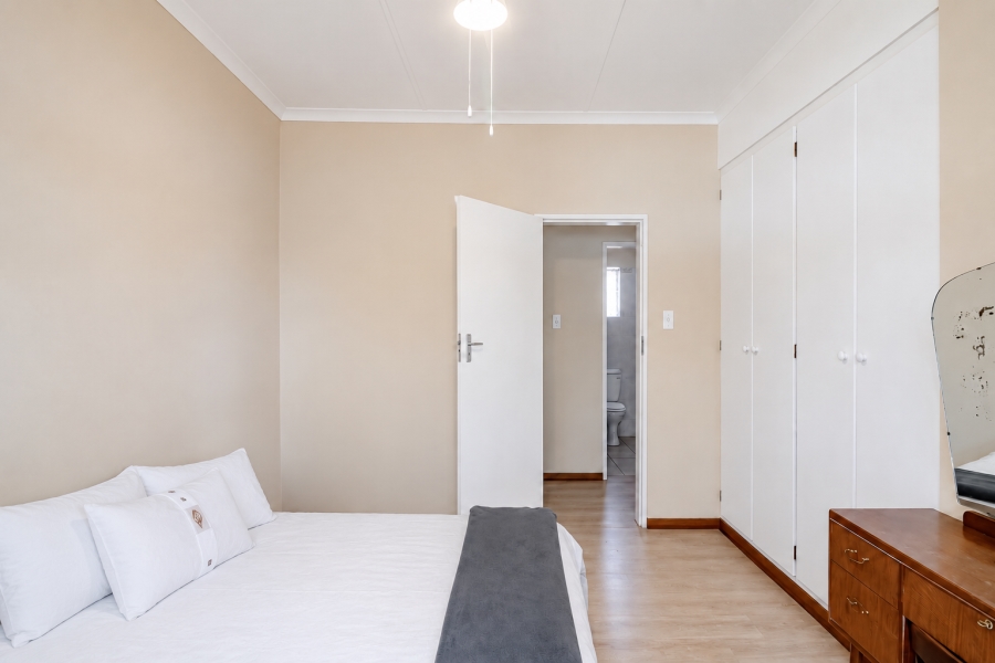 2 Bedroom Property for Sale in Groenkloof Gauteng