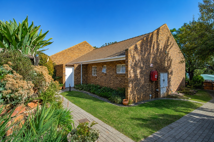 2 Bedroom Property for Sale in Groenkloof Gauteng
