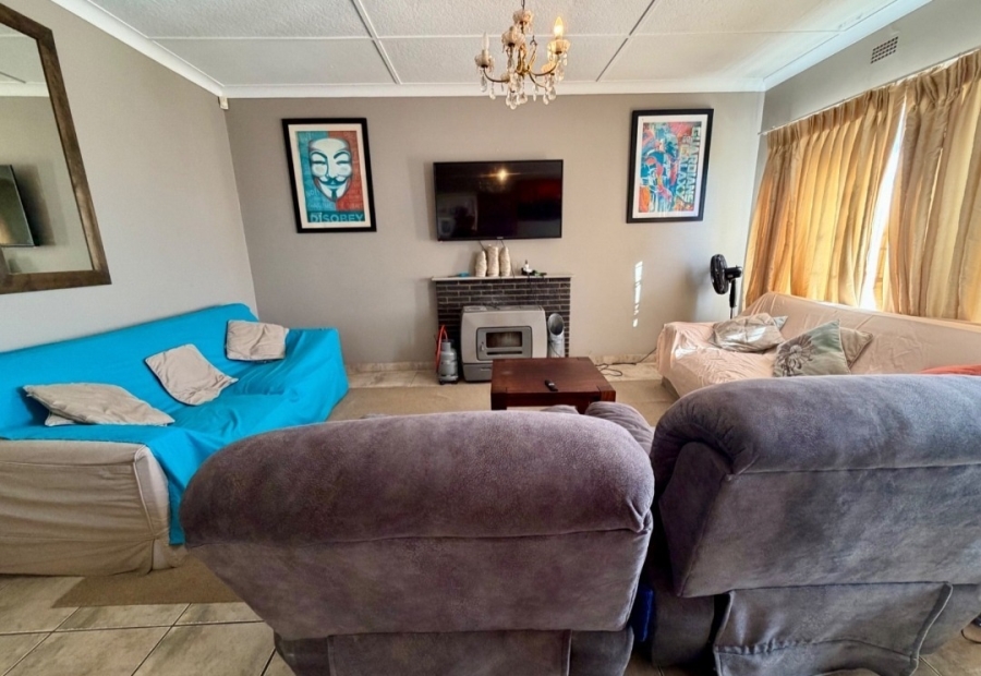3 Bedroom Property for Sale in Linmeyer Gauteng