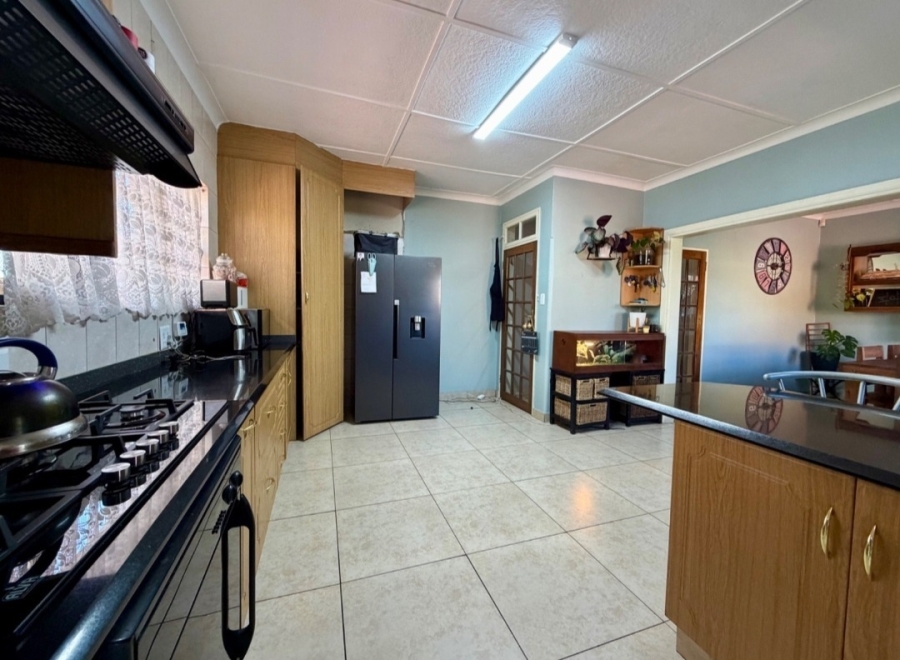 3 Bedroom Property for Sale in Linmeyer Gauteng