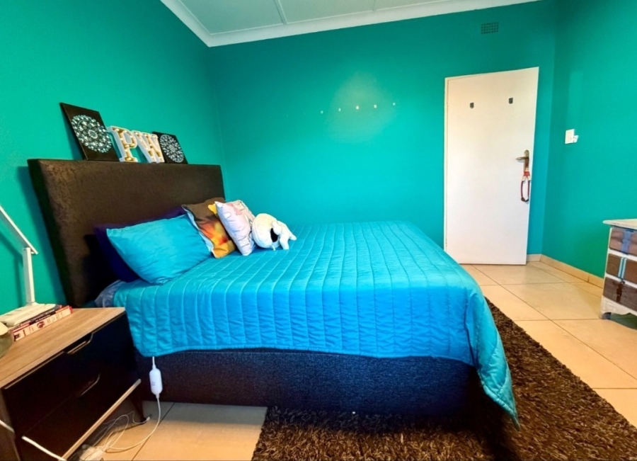 3 Bedroom Property for Sale in Linmeyer Gauteng