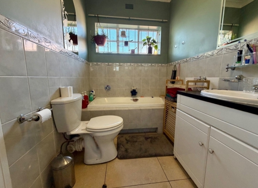 3 Bedroom Property for Sale in Linmeyer Gauteng