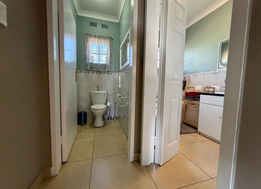 3 Bedroom Property for Sale in Linmeyer Gauteng