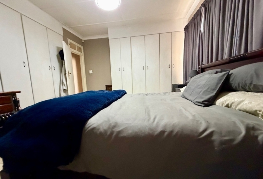 3 Bedroom Property for Sale in Linmeyer Gauteng