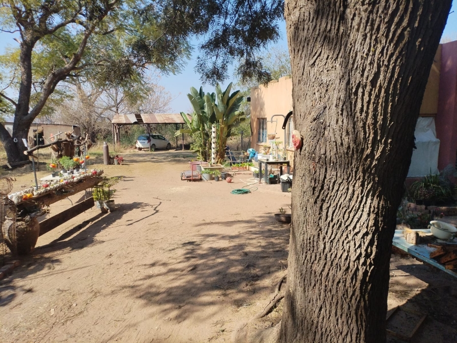 11 Bedroom Property for Sale in Lusthof Gauteng
