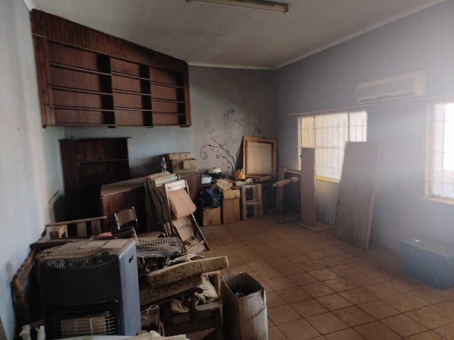 11 Bedroom Property for Sale in Lusthof Gauteng