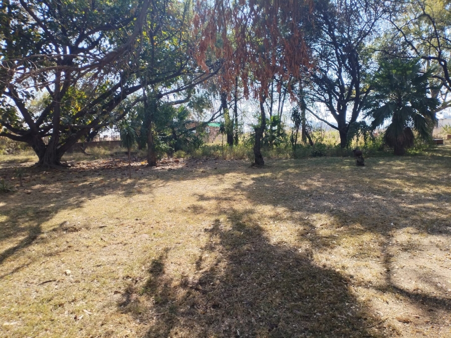 11 Bedroom Property for Sale in Lusthof Gauteng