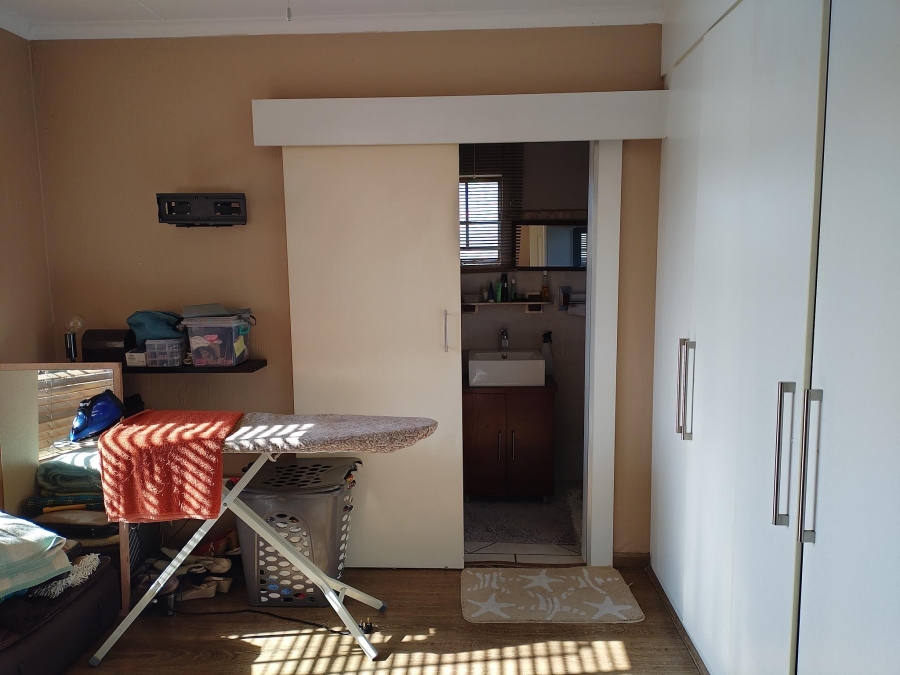 2 Bedroom Property for Sale in Northgate Gauteng