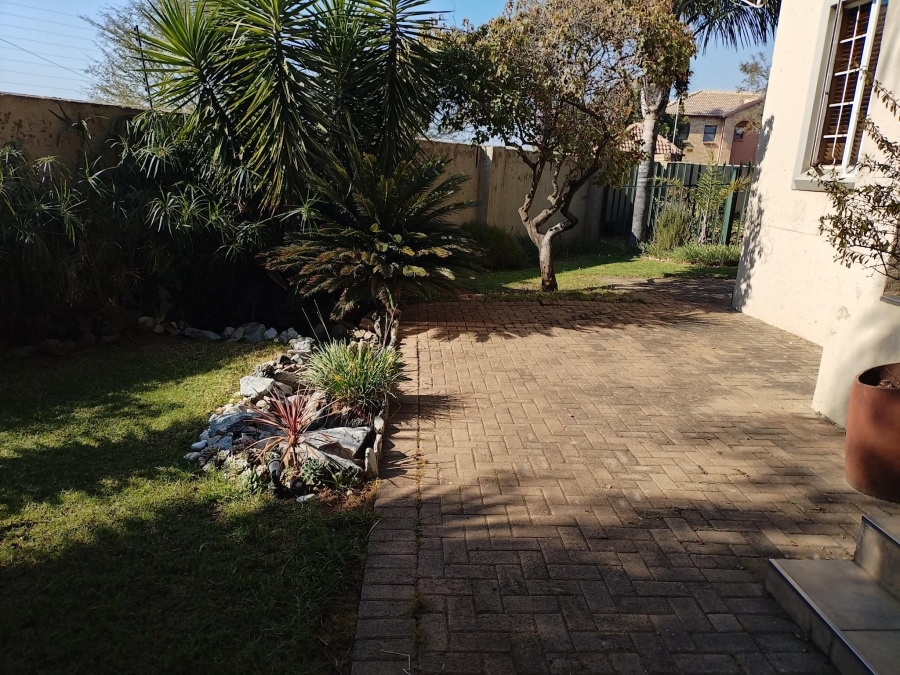 2 Bedroom Property for Sale in Northgate Gauteng