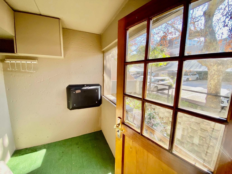 To Let 1 Bedroom Property for Rent in Atholl Gauteng
