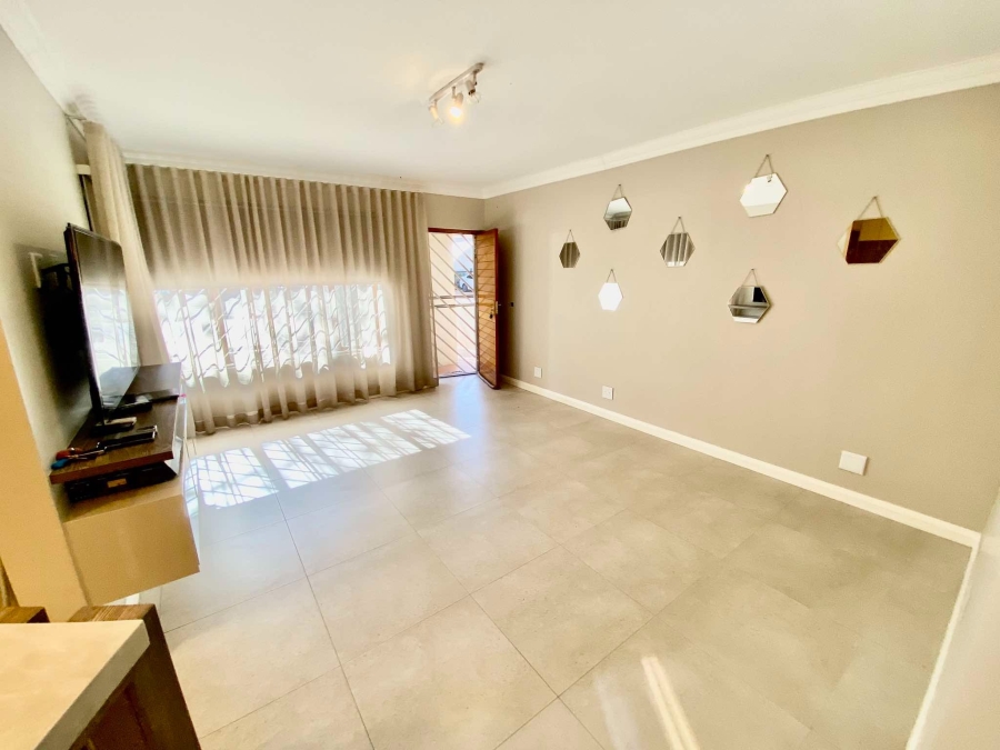 To Let 1 Bedroom Property for Rent in Atholl Gauteng