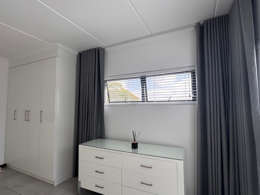 To Let 1 Bedroom Property for Rent in Bryanston Gauteng