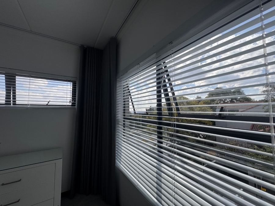 To Let 1 Bedroom Property for Rent in Bryanston Gauteng