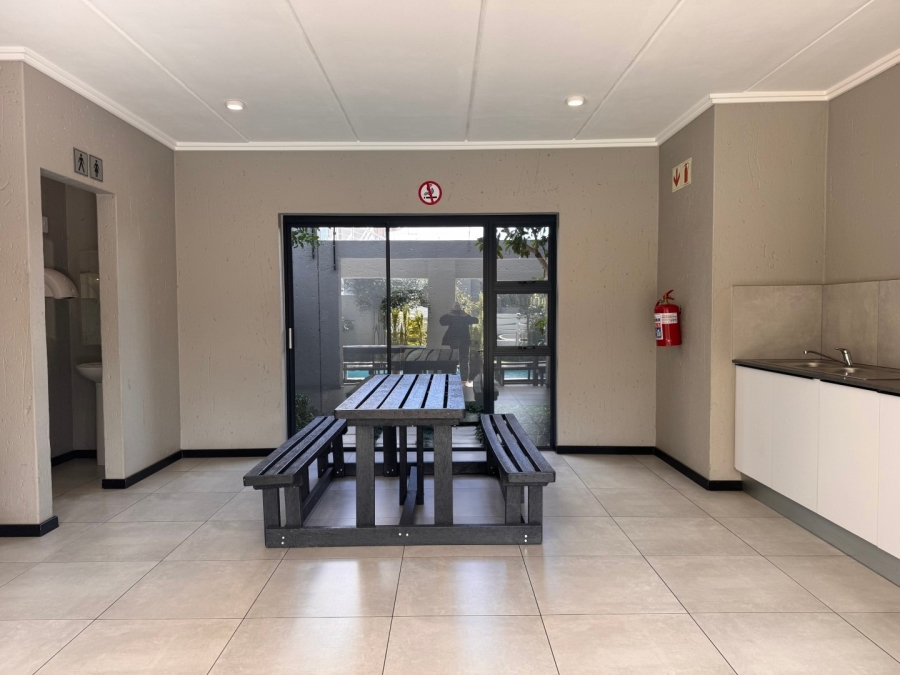 To Let 1 Bedroom Property for Rent in Bryanston Gauteng