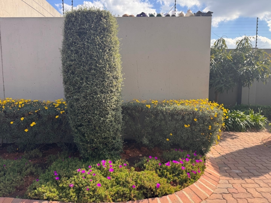 To Let 1 Bedroom Property for Rent in Bryanston Gauteng
