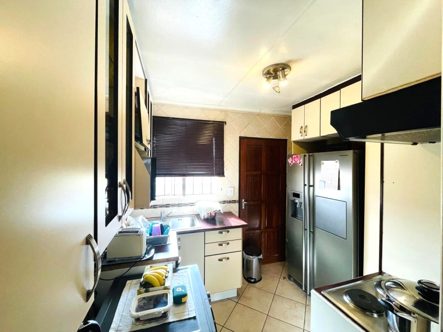 2 Bedroom Property for Sale in Clayville Gauteng