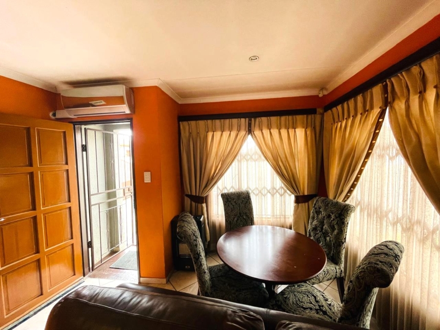 2 Bedroom Property for Sale in Clayville Gauteng