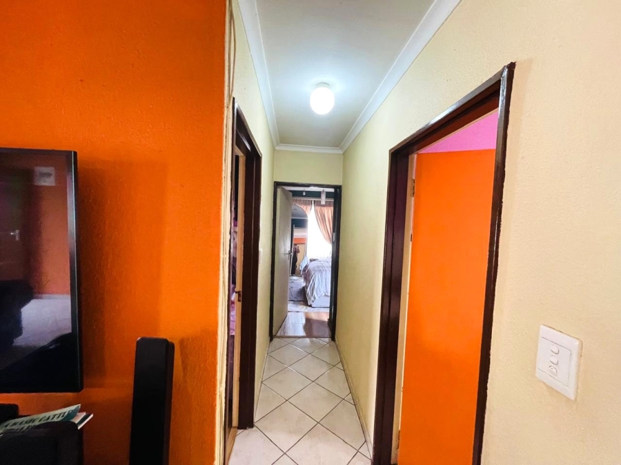 2 Bedroom Property for Sale in Clayville Gauteng