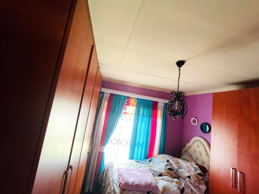 2 Bedroom Property for Sale in Clayville Gauteng