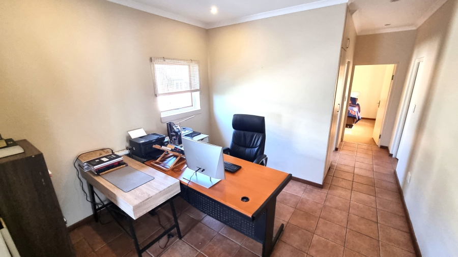 3 Bedroom Property for Sale in Silver Lakes Golf Estate Gauteng
