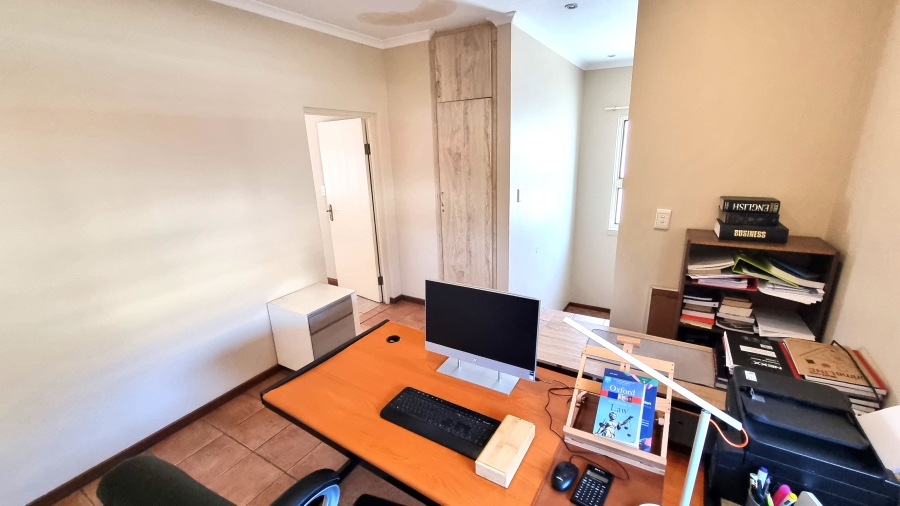3 Bedroom Property for Sale in Silver Lakes Golf Estate Gauteng