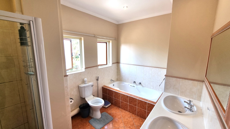 3 Bedroom Property for Sale in Silver Lakes Golf Estate Gauteng
