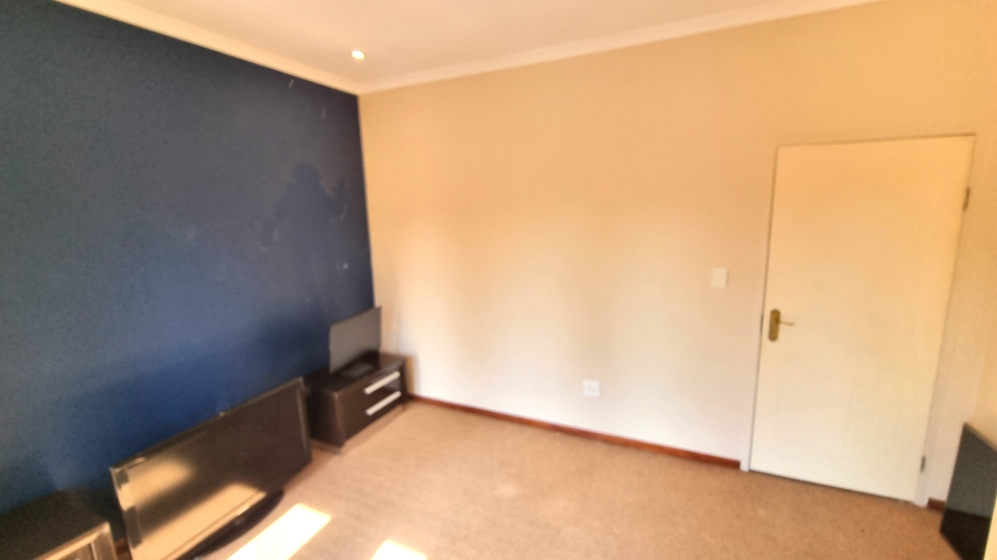 3 Bedroom Property for Sale in Silver Lakes Golf Estate Gauteng