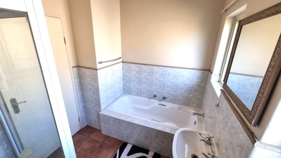 3 Bedroom Property for Sale in Silver Lakes Golf Estate Gauteng