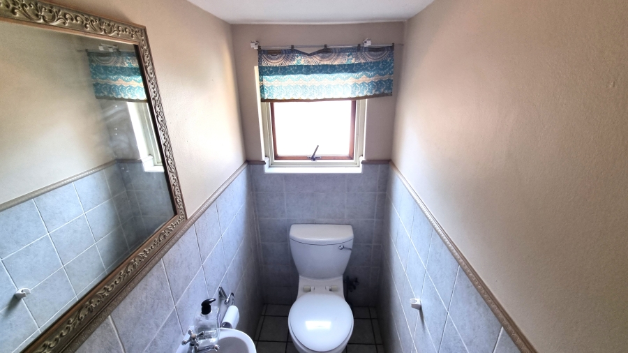 3 Bedroom Property for Sale in Silver Lakes Golf Estate Gauteng