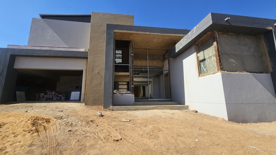5 Bedroom Property for Sale in Midstream Heights Gauteng