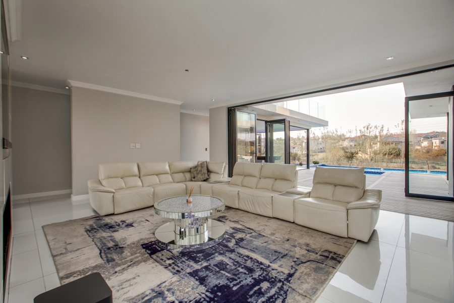 5 Bedroom Property for Sale in Cedar Creek Gauteng