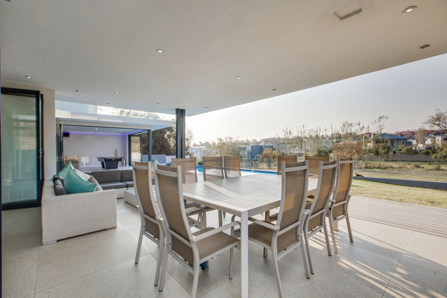 5 Bedroom Property for Sale in Cedar Creek Gauteng
