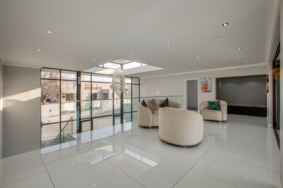 5 Bedroom Property for Sale in Cedar Creek Gauteng