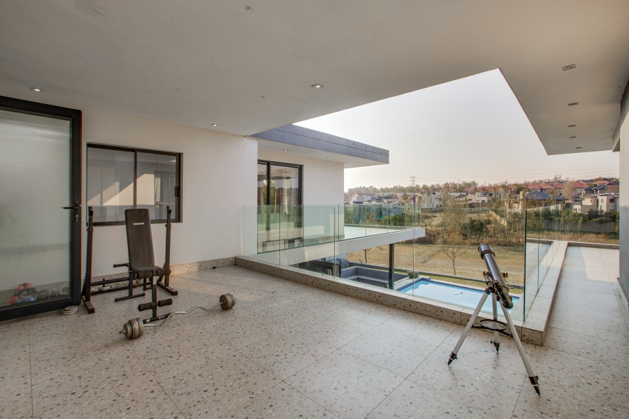 5 Bedroom Property for Sale in Cedar Creek Gauteng