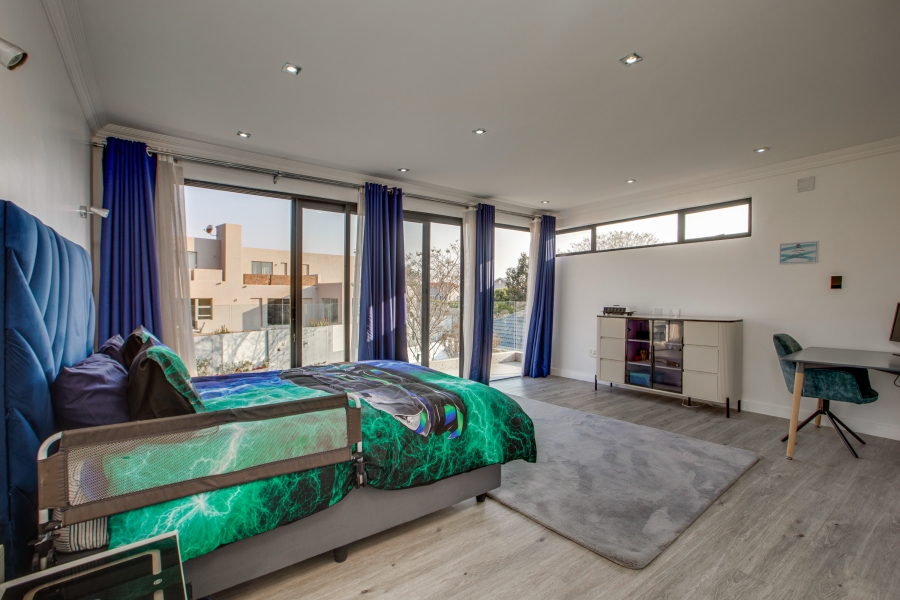 5 Bedroom Property for Sale in Cedar Creek Gauteng