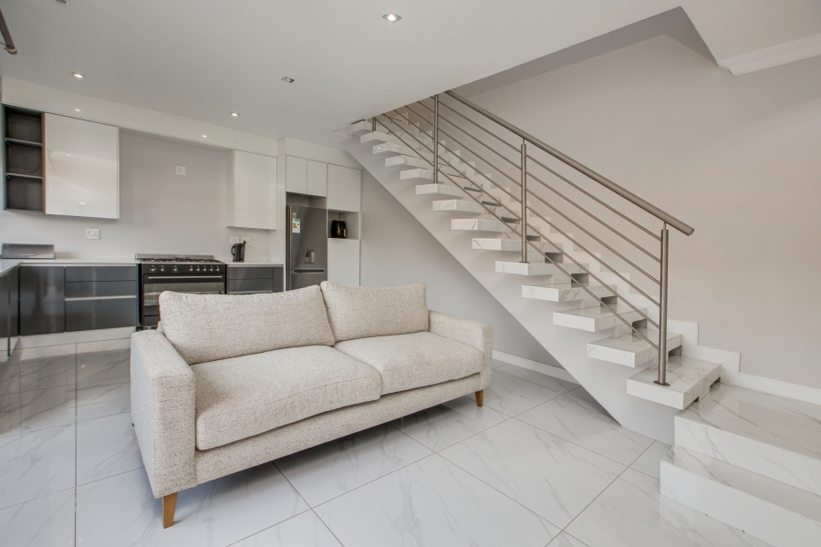 5 Bedroom Property for Sale in Cedar Creek Gauteng