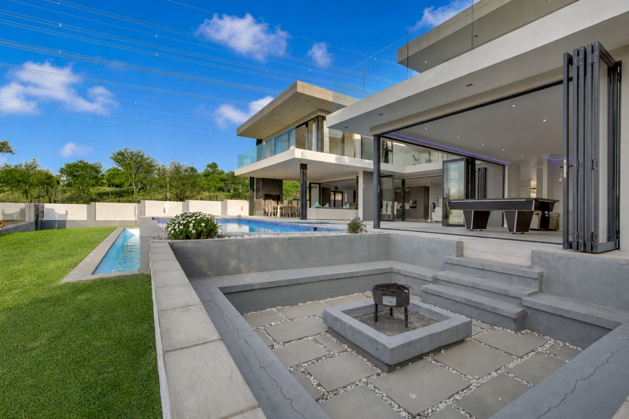 5 Bedroom Property for Sale in Cedar Creek Gauteng