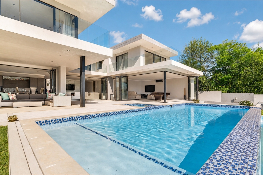 5 Bedroom Property for Sale in Cedar Creek Gauteng