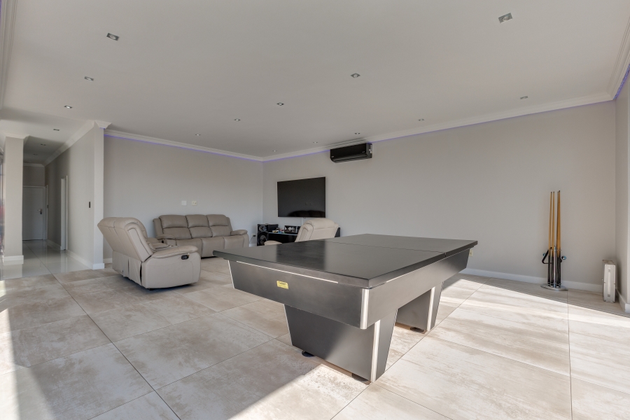 5 Bedroom Property for Sale in Cedar Creek Gauteng