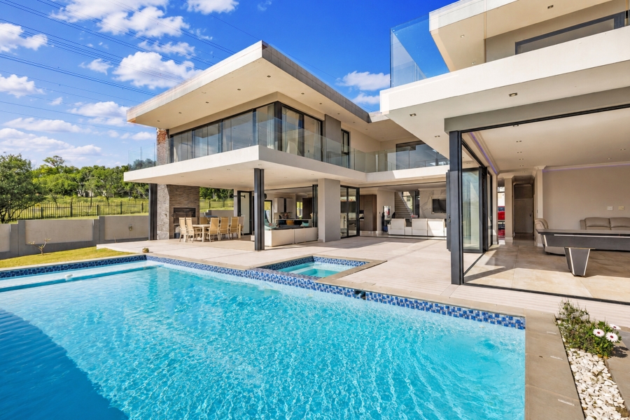 5 Bedroom Property for Sale in Cedar Creek Gauteng