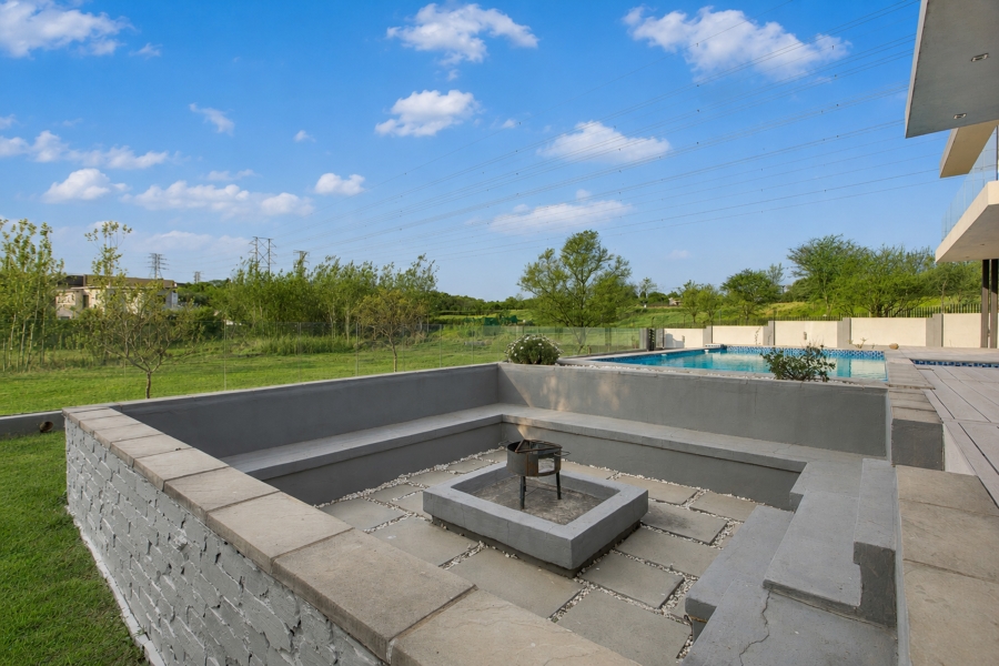 5 Bedroom Property for Sale in Cedar Creek Gauteng