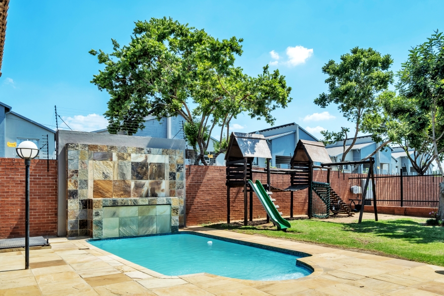 2 Bedroom Property for Sale in Noordhang Gauteng