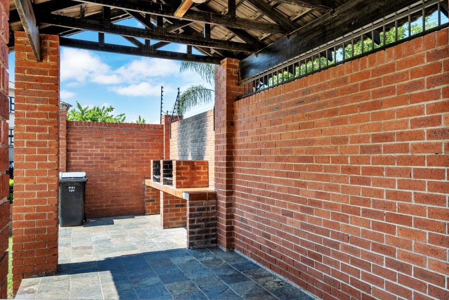 2 Bedroom Property for Sale in Noordhang Gauteng