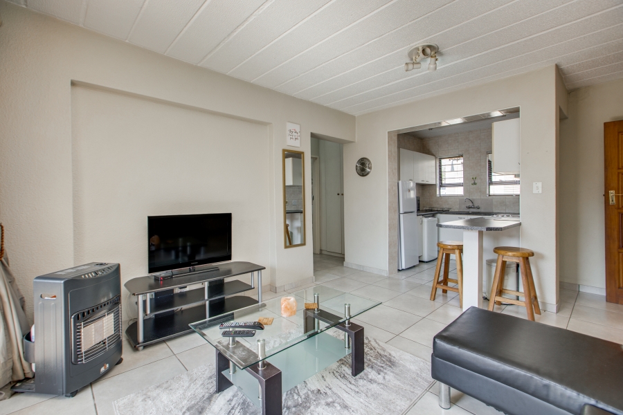 1 Bedroom Property for Sale in Waterford Estates Gauteng