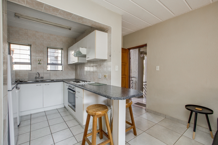 1 Bedroom Property for Sale in Waterford Estates Gauteng